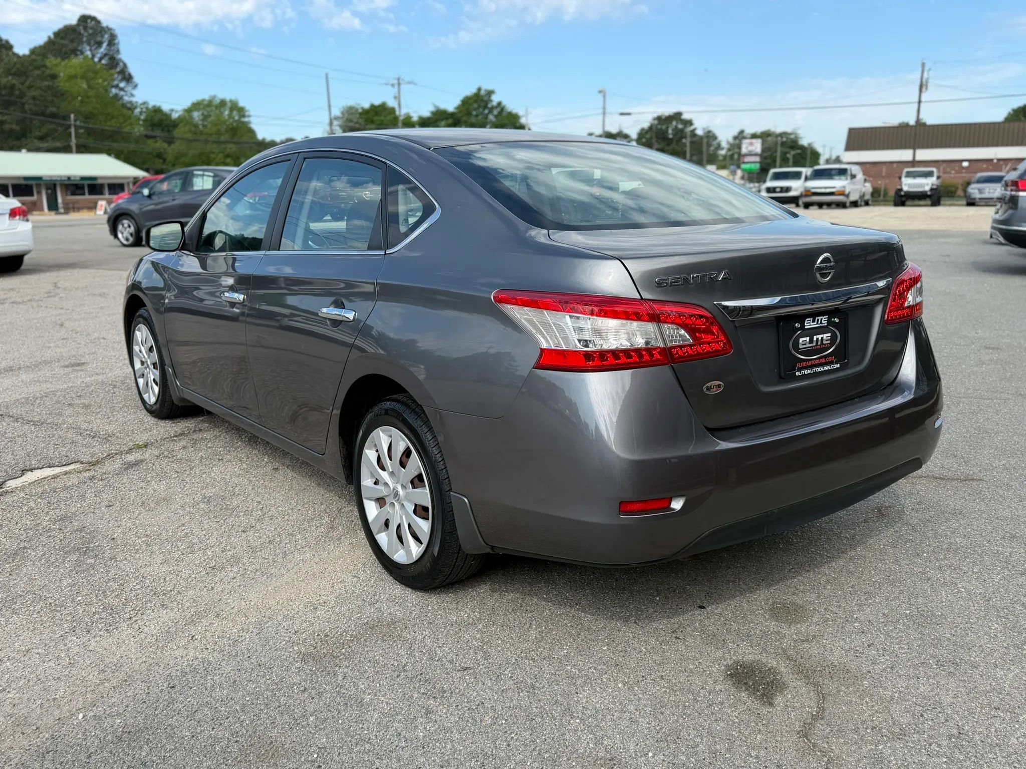 Used 2015 Nissan Sentra S image 9