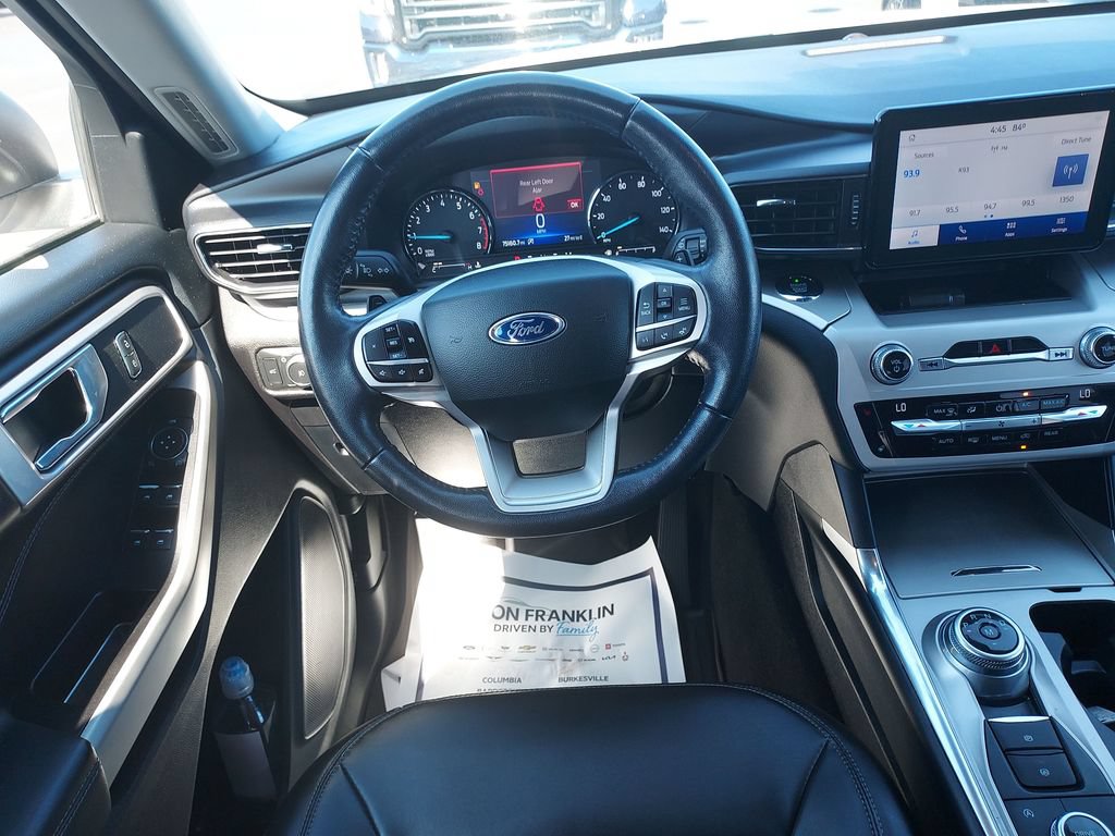 Used 2021 Ford Explorer XLT w/ Equipment Group 202A AWD/4WD image 16