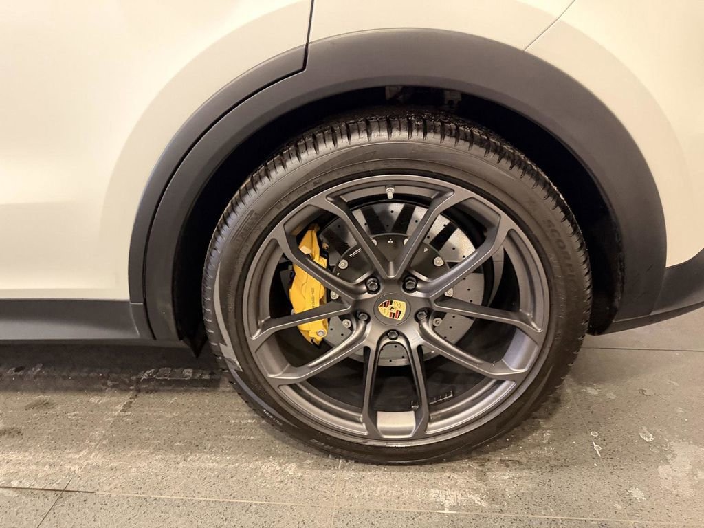 Certified 2022 Porsche Cayenne Turbo GT AWD/4WD image 10