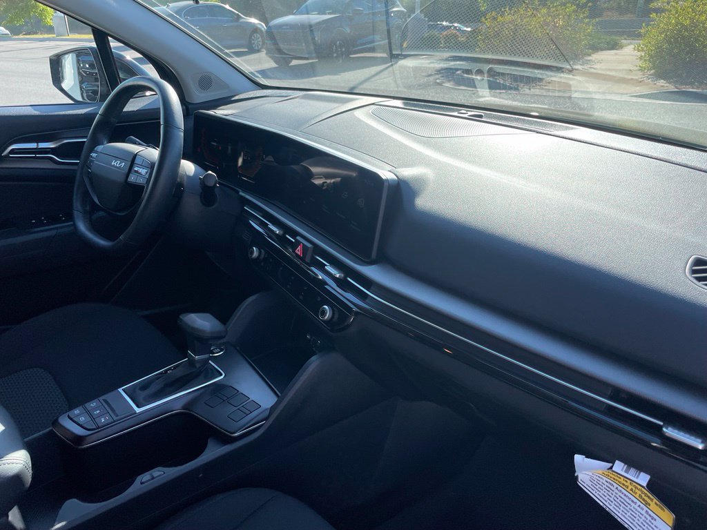New 2026 Kia Sportage LX FWD image 30