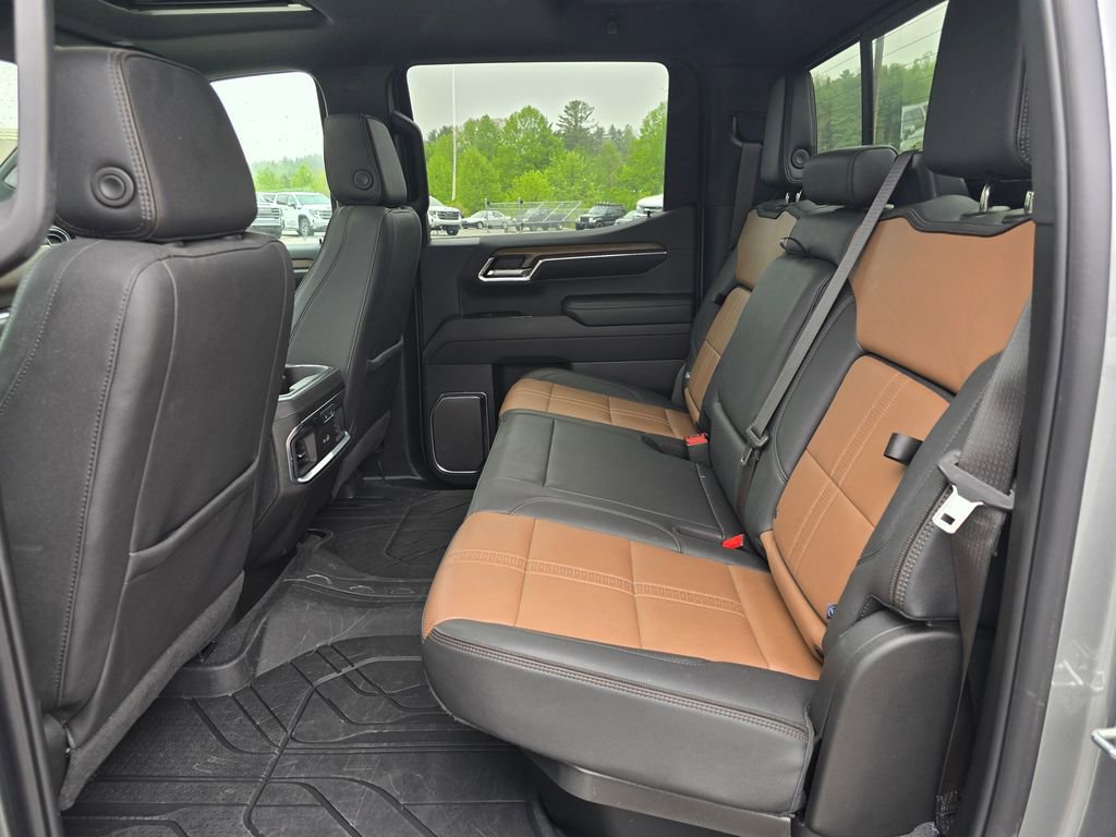 Certified 2024 Chevrolet Silverado 1500 High Country w/ High Country Premium Package AWD/4WD image 14