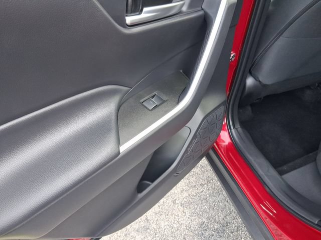 Used 2025 Toyota RAV4 XLE w/ Convenience Package FWD image 10