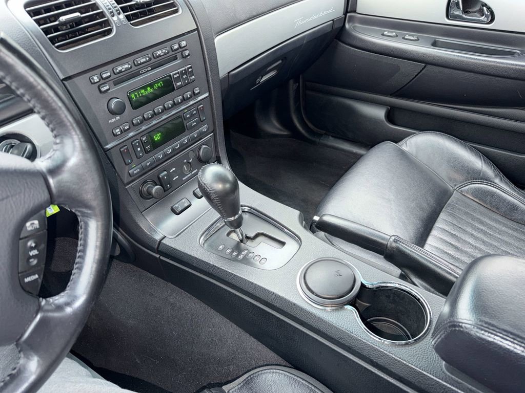 Used 2005 Ford Thunderbird image 25