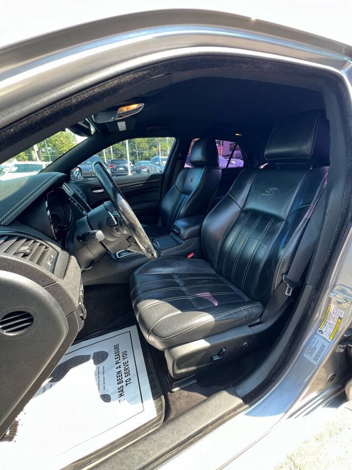 Used 2015 Chrysler 300 S image 10