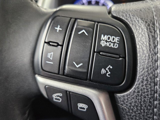 Used 2016 Toyota Highlander XLE image 30