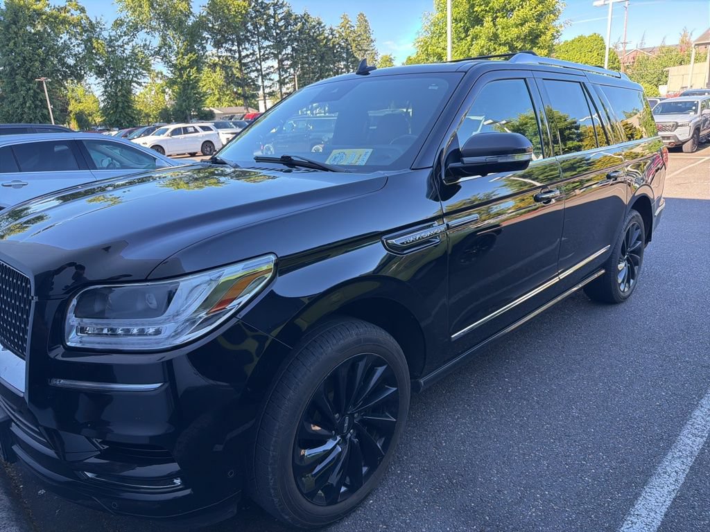Used 2021 Lincoln Navigator L Reserve AWD/4WD image 2