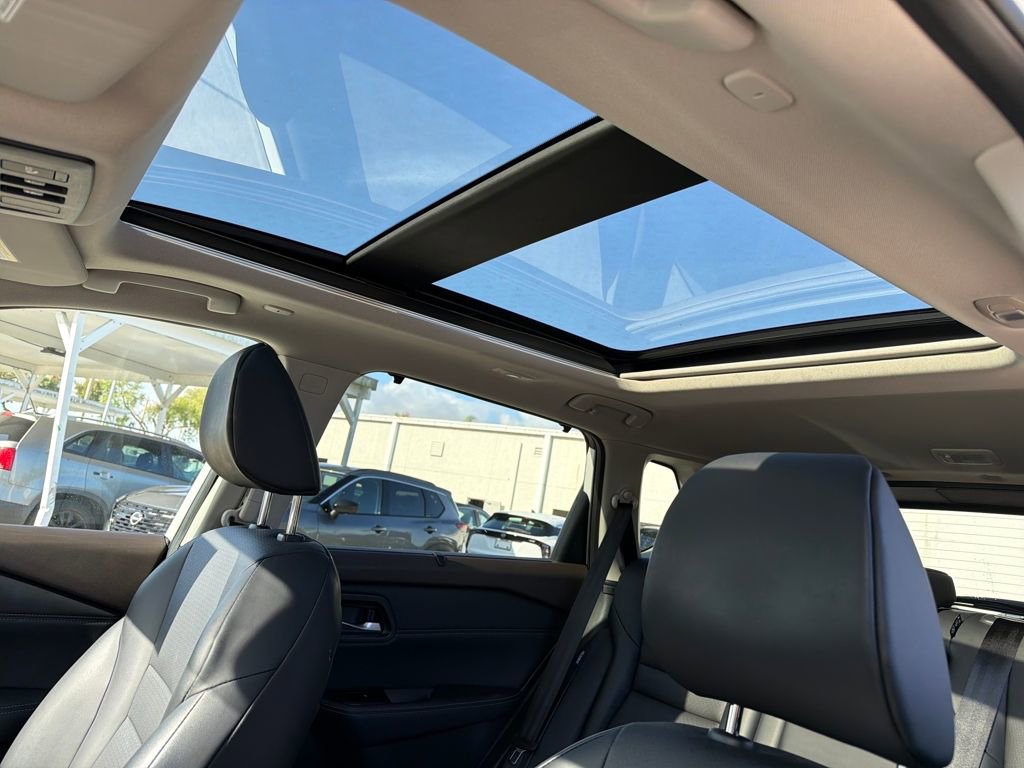 Certified 2023 Nissan Rogue SV w/ SV Premium B Package image 17