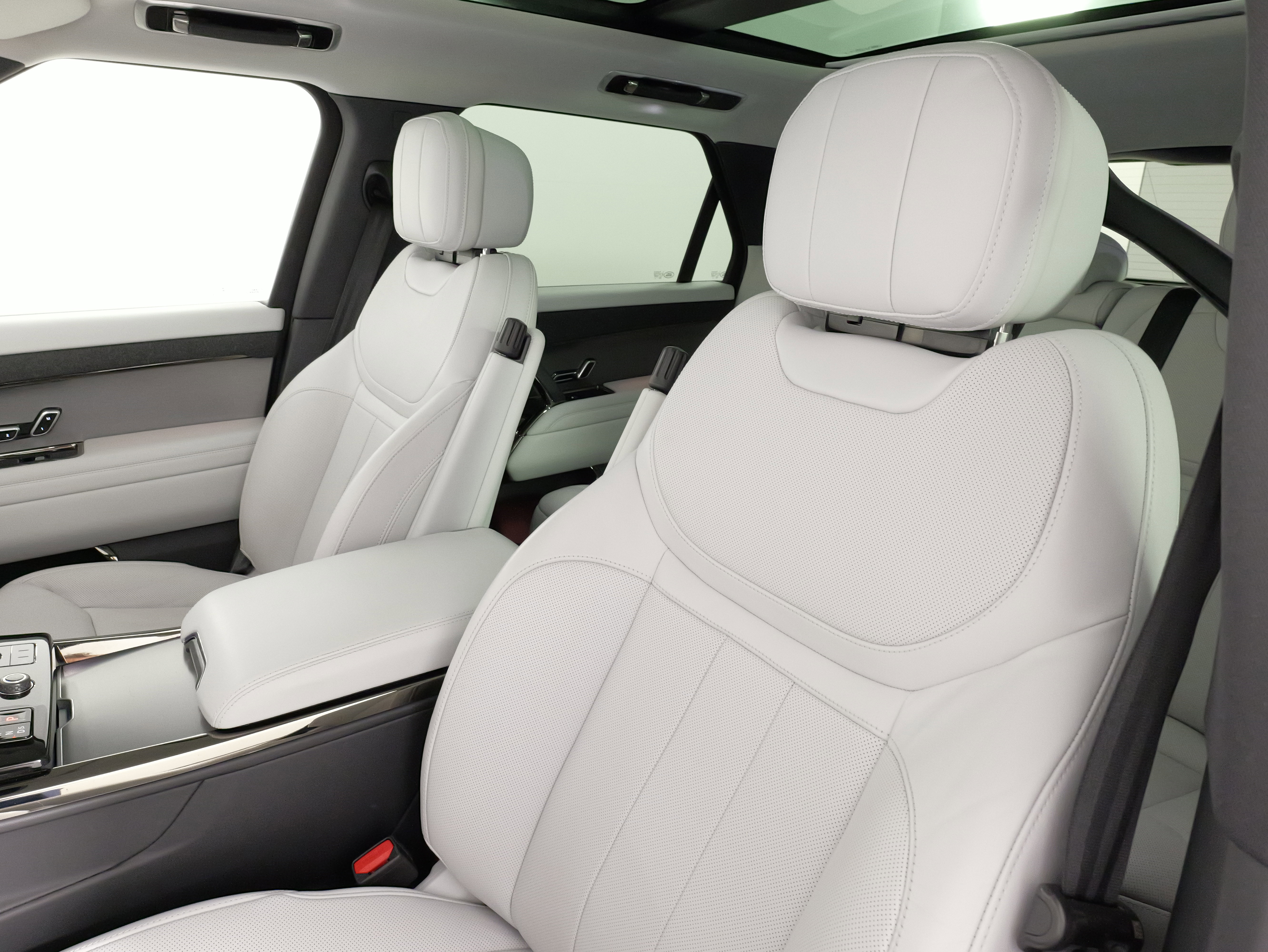 Used 2023 Land Rover Range Rover Sport SE image 32