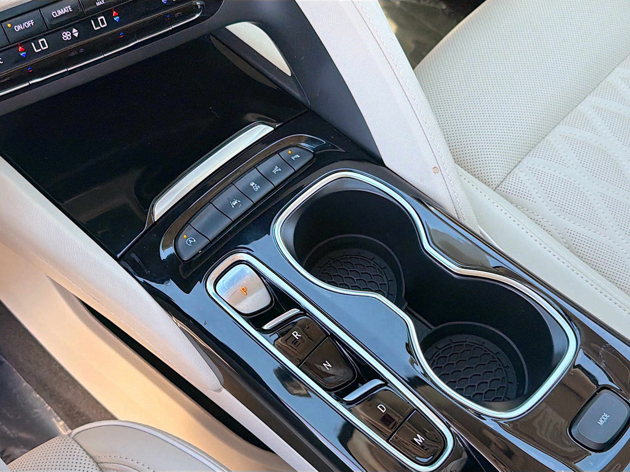 Used 2023 Buick Envision Avenir image 29