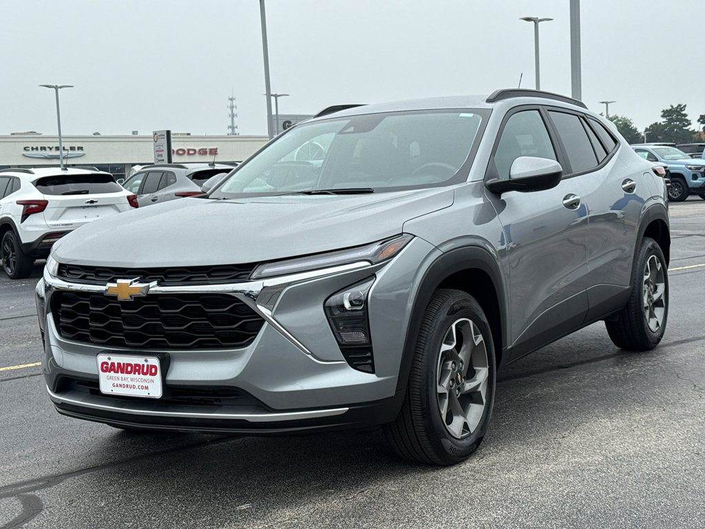 Certified 2024 Chevrolet Trax LT w/ Driver Confidence Package image 2