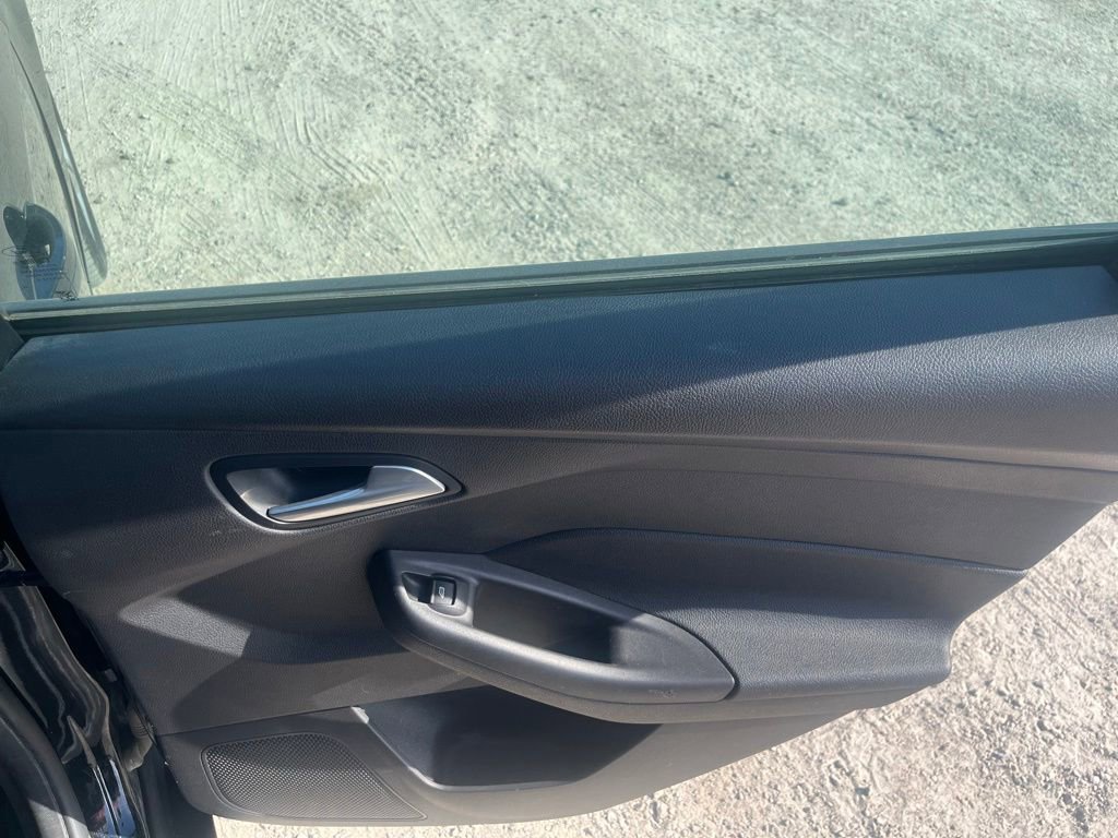 Used 2014 Ford Focus SE FWD image 31