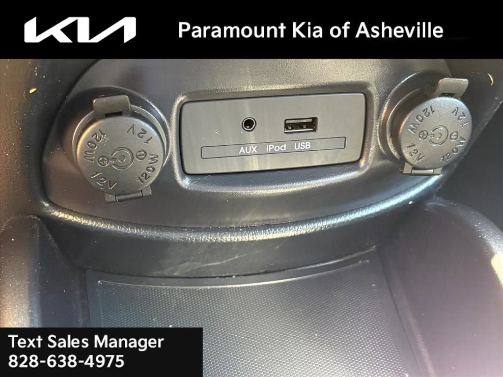Used 2013 Kia Soul + FWD image 12