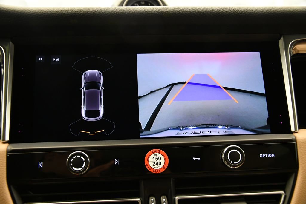 Used 2025 Porsche Macan Turbo image 28