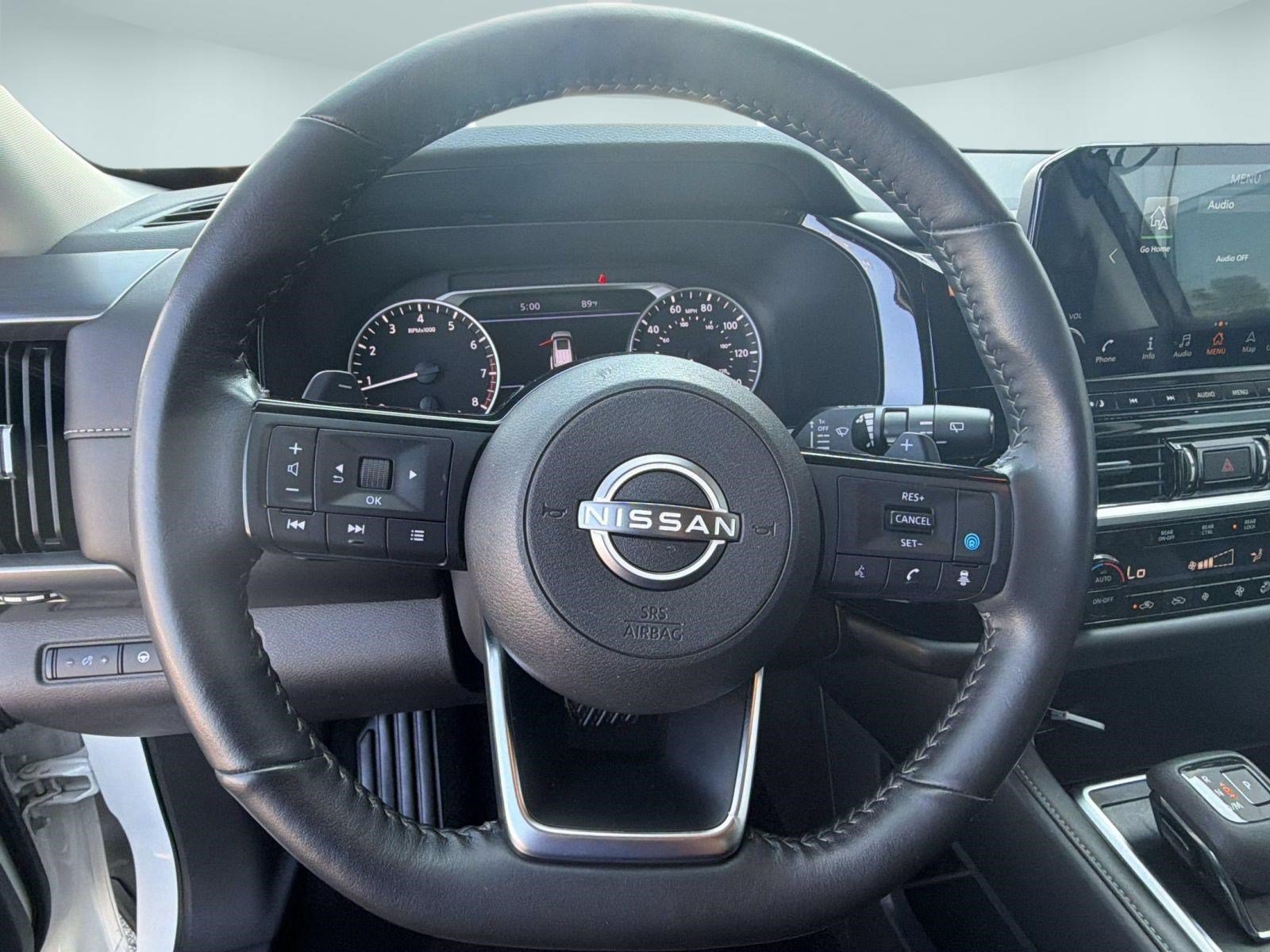 Used 2024 Nissan Pathfinder SL AWD/4WD image 11