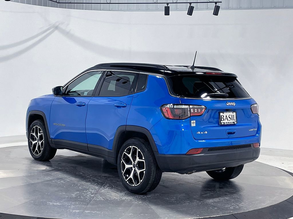 Used 2025 Jeep Compass Limited image 13