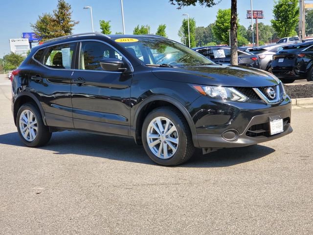 Used 2018 Nissan Rogue Sport SV AWD/4WD image 1