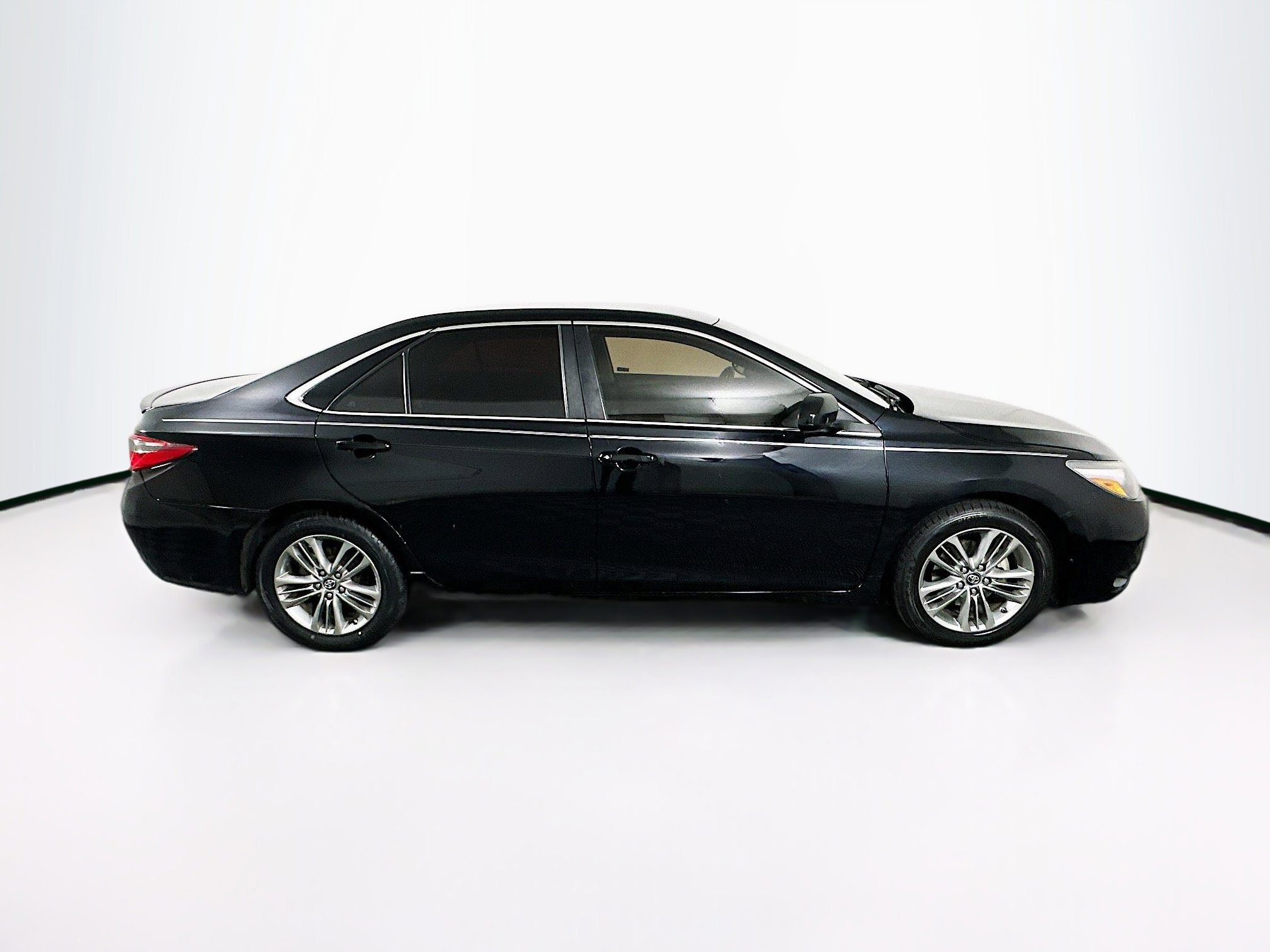 Used 2017 Toyota Camry SE FWD image 10