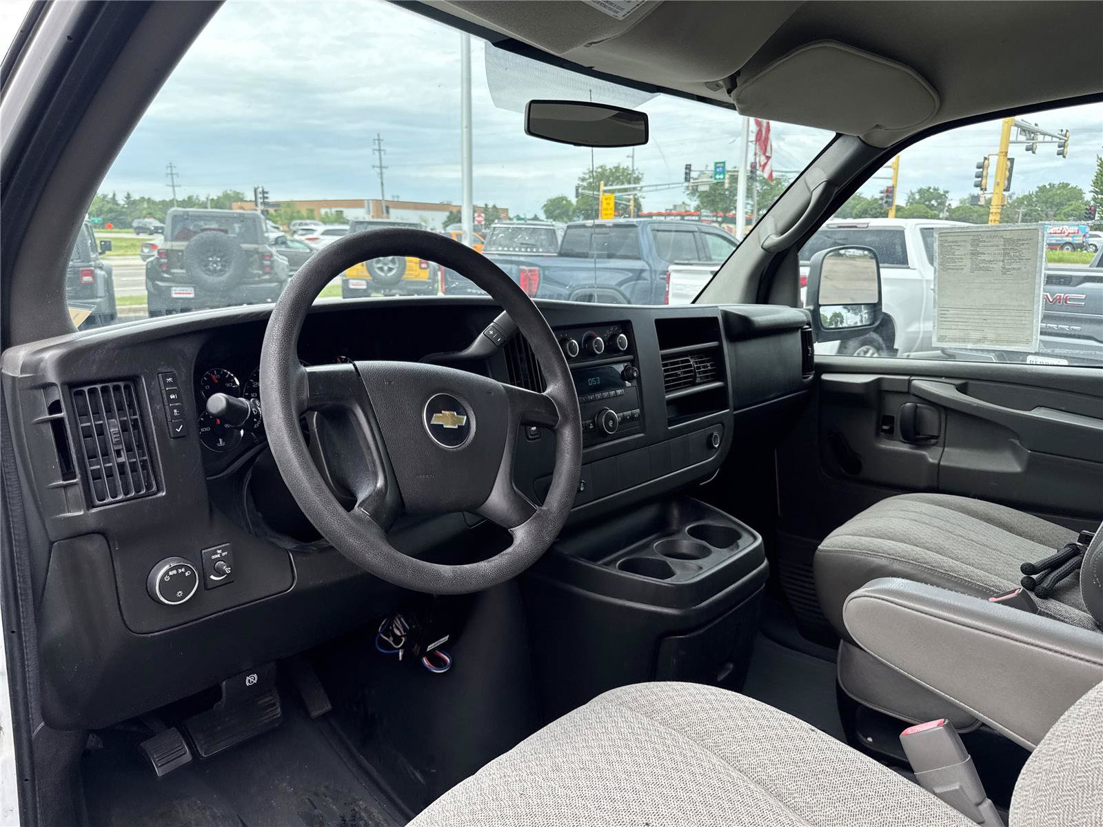 Used 2014 Chevrolet Express 3500 RWD image 16