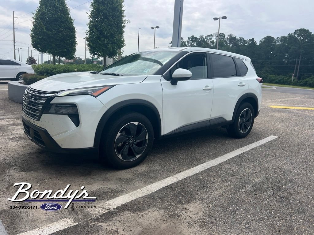 Used 2024 Nissan Rogue SV AWD/4WD image 2
