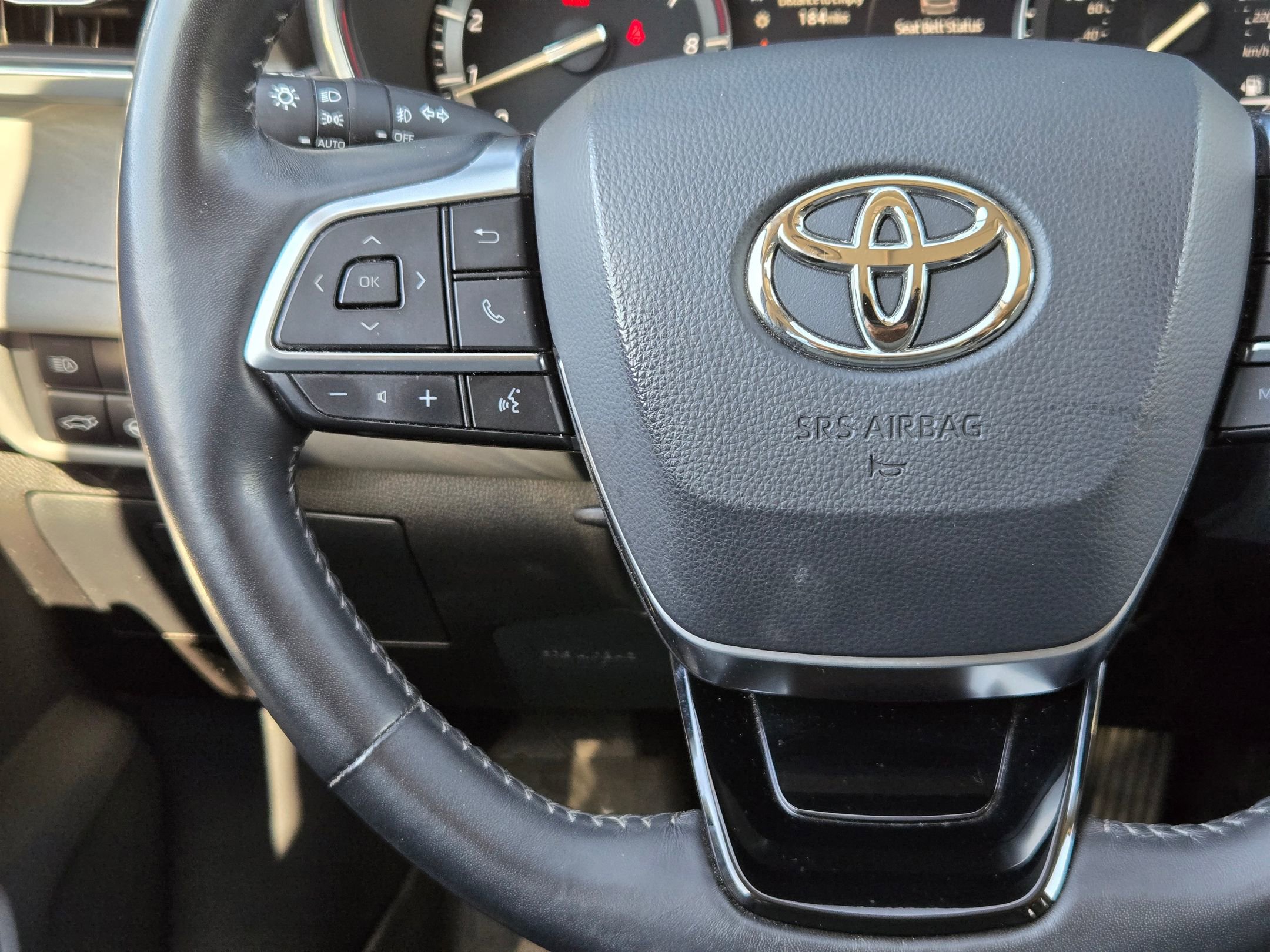 Used 2020 Toyota Highlander Limited FWD image 21