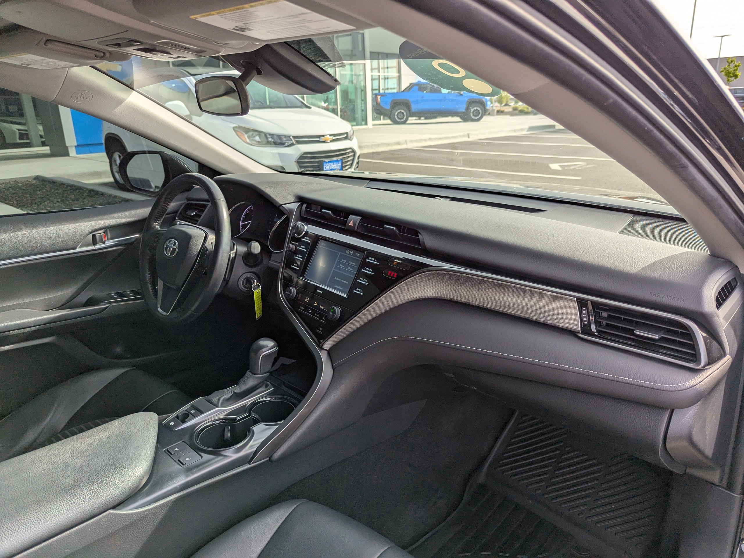 Used 2020 Toyota Camry SE w/ Cold Weather Package image 40