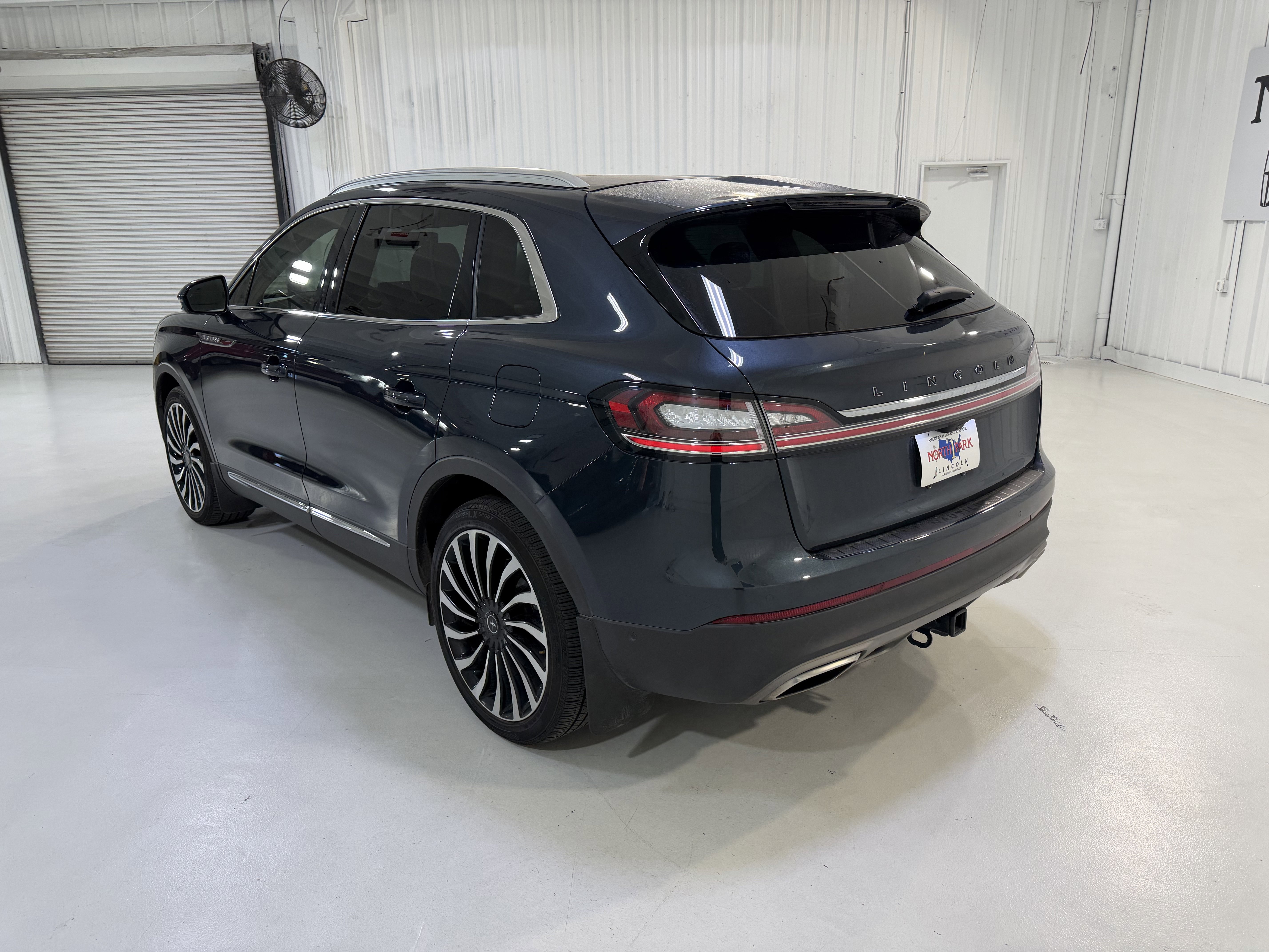 Used 2022 Lincoln Nautilus Black Label w/ Class II Trailer Tow Package AWD/4WD image 3