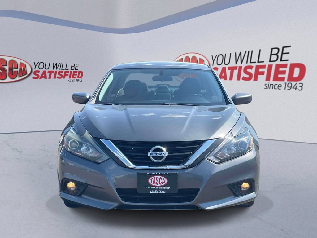Used 2018 Nissan Altima 2.5 SR w/ Interior Lighting Package FWD image 2