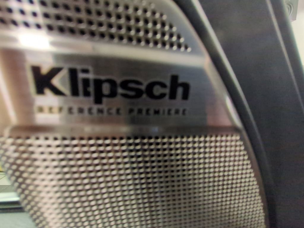 Used 2025 INFINITI QX80 Sensory image 12