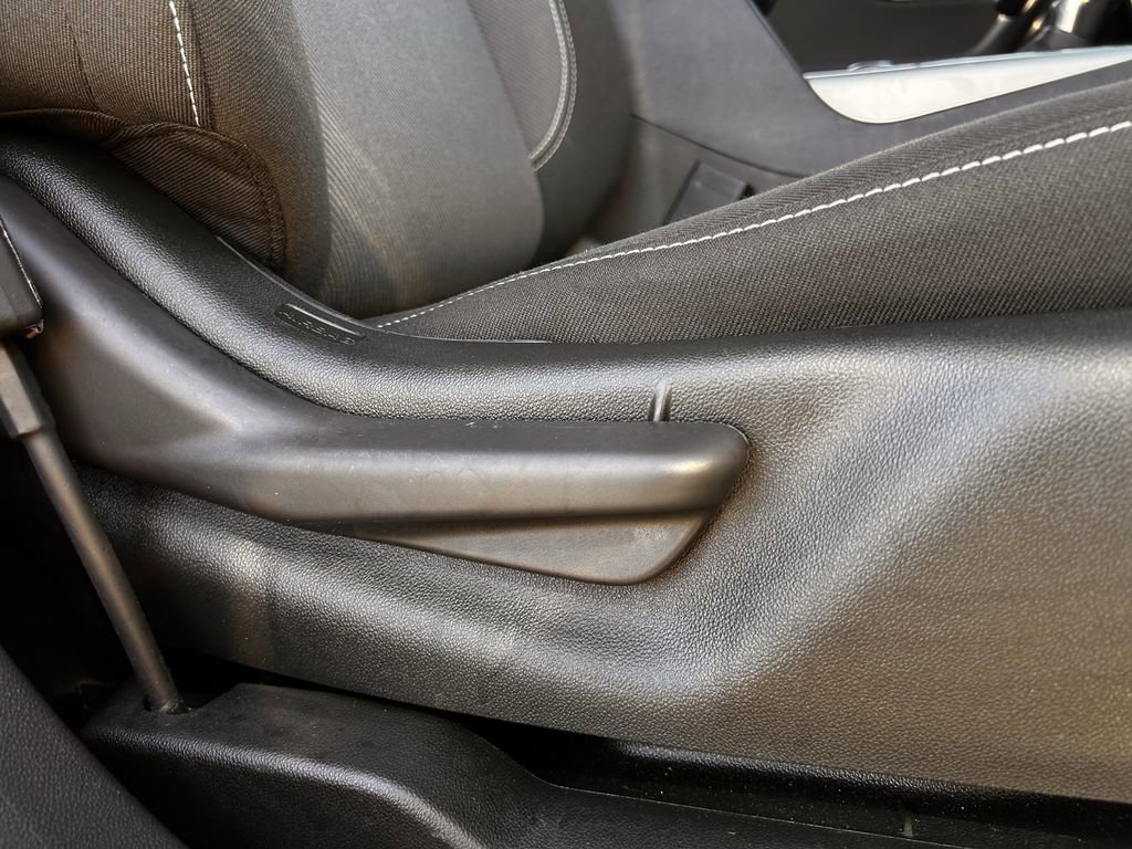 Used 2025 Chevrolet Blazer LT image 28