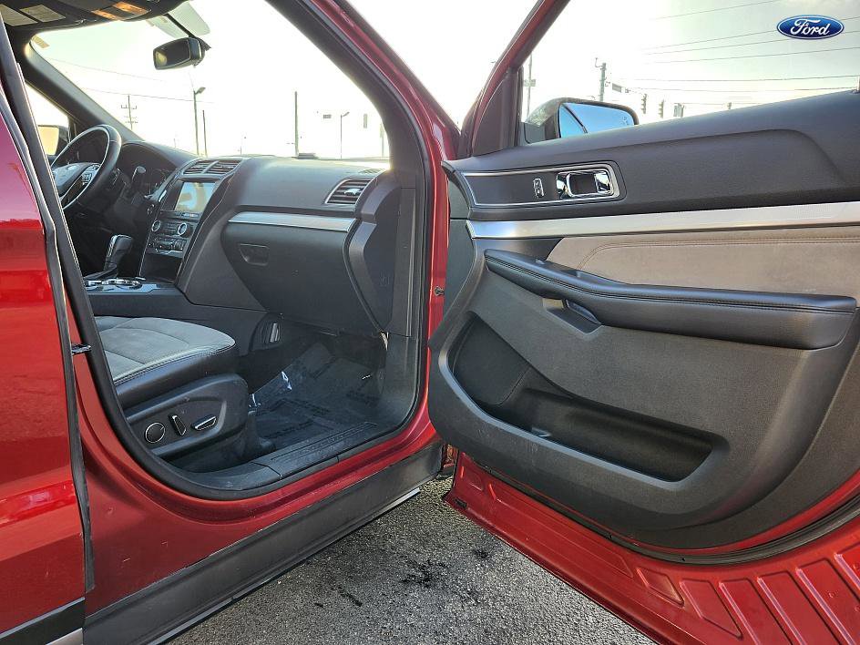 Used 2017 Ford Explorer XLT w/ Equipment Group 202A image 26