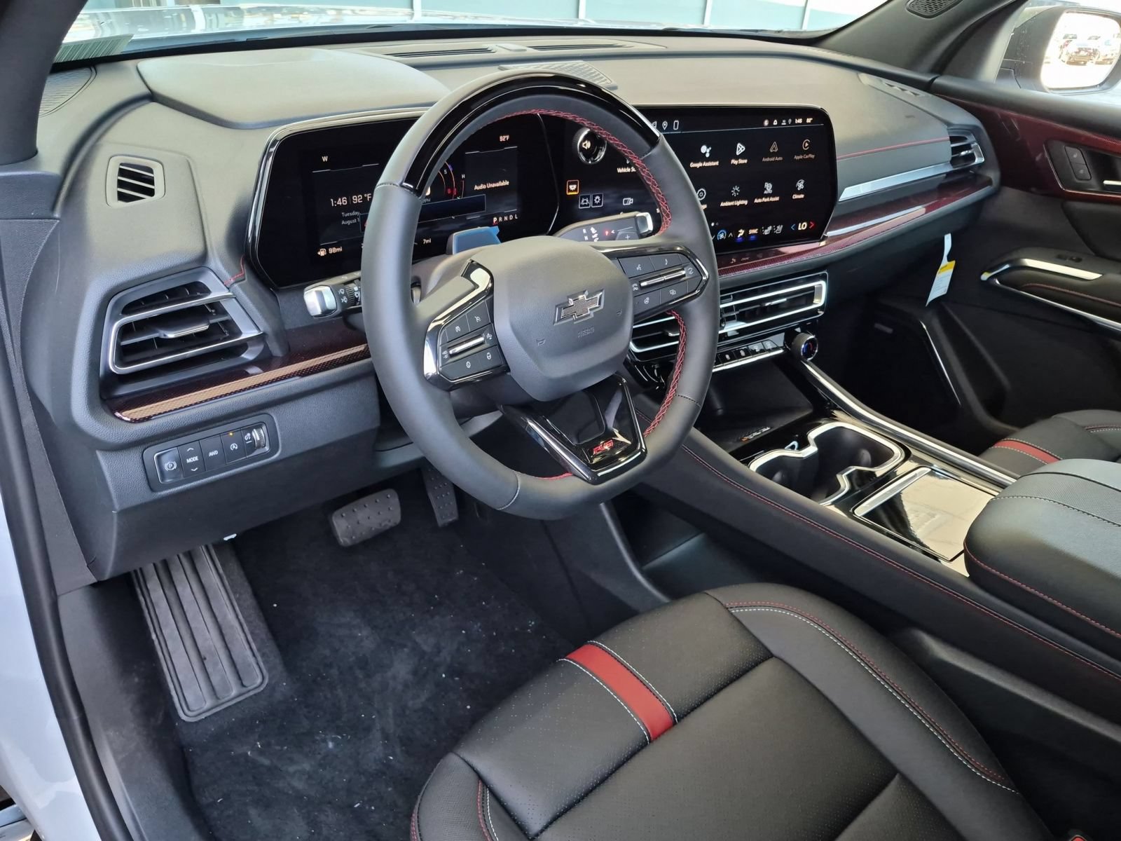 New 2026 Chevrolet Traverse RS w/ LPO, Floor Liner Package AWD/4WD image 8