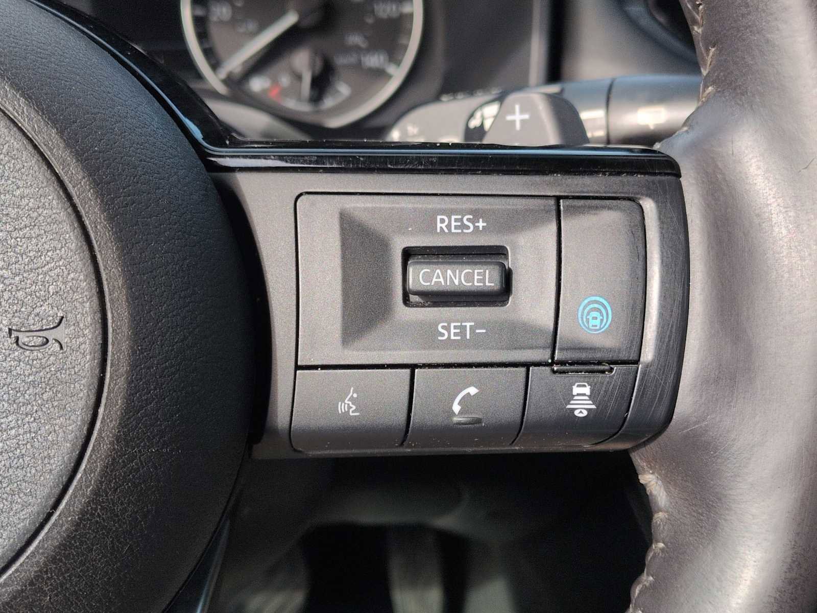 Used 2022 Nissan Rogue SL w/ SL Premium Package image 27