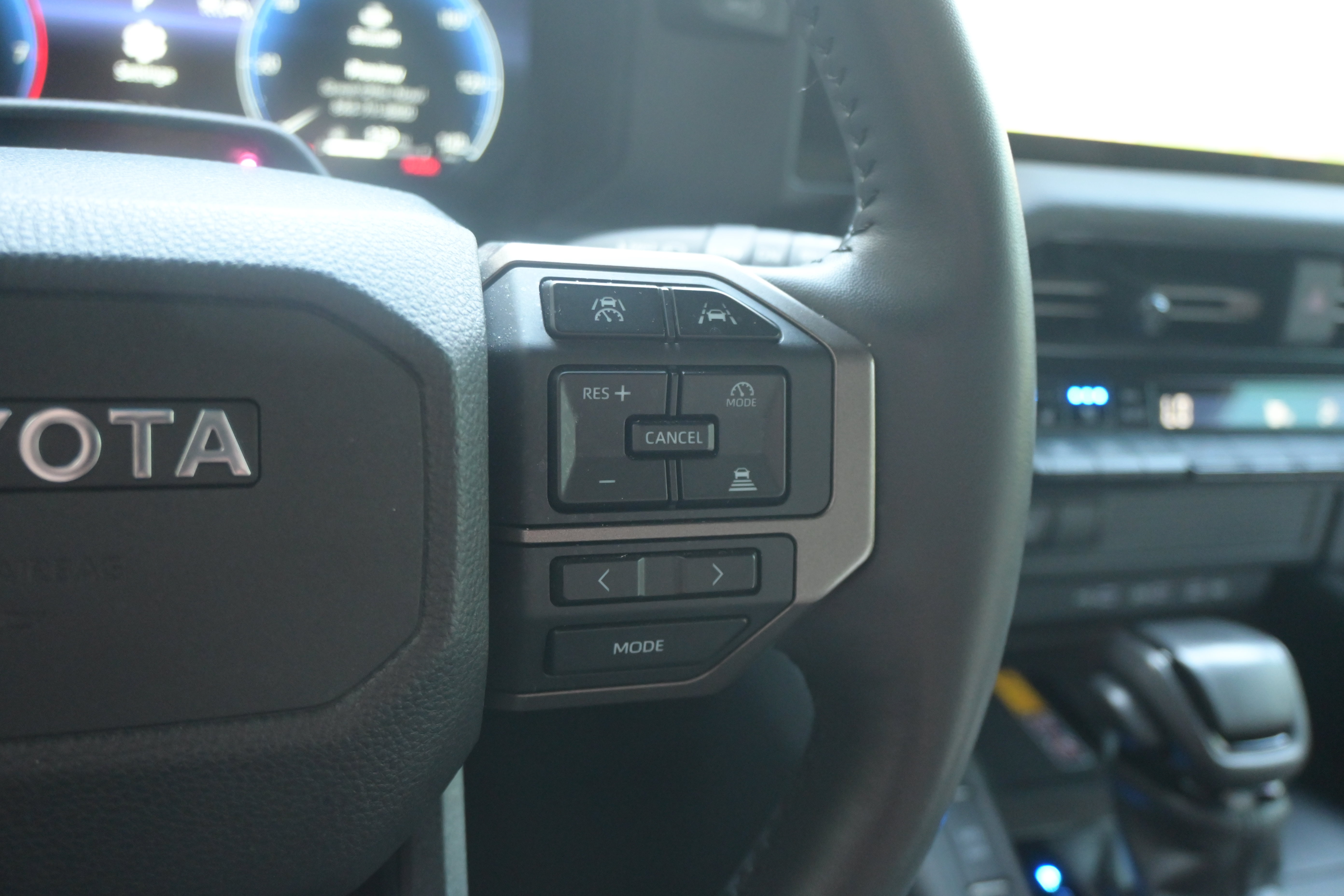 Used 2025 Toyota Land Cruiser w/ Premium Package AWD/4WD image 19