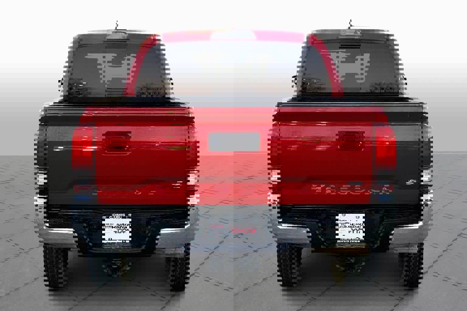 Used 2018 Toyota Tacoma SR5 image 4