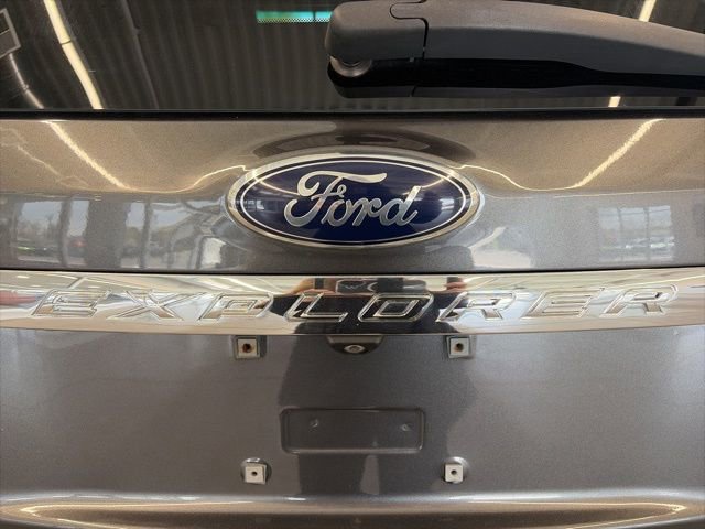 Used 2015 Ford Explorer XLT w/ Equipment Group 202B FWD image 7