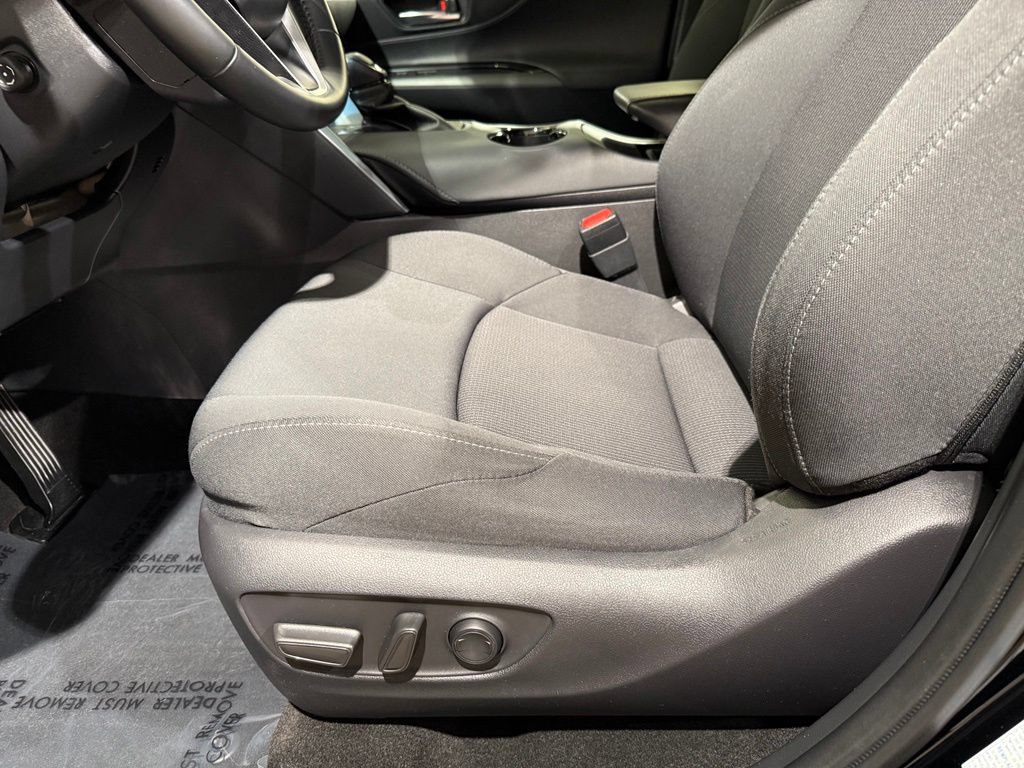 Certified 2021 Toyota Venza LE AWD/4WD image 14