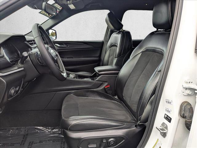 Used 2023 Jeep Grand Cherokee Altitude image 15