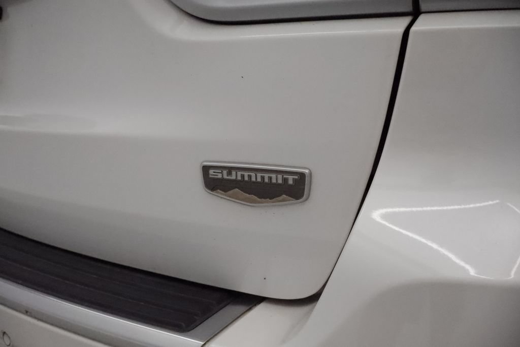 Used 2016 Jeep Grand Cherokee Summit w/ Platinum Series Group AWD/4WD image 9