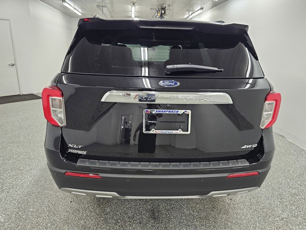 Used 2022 Ford Explorer XLT w/ Equipment Group 202A AWD/4WD image 5