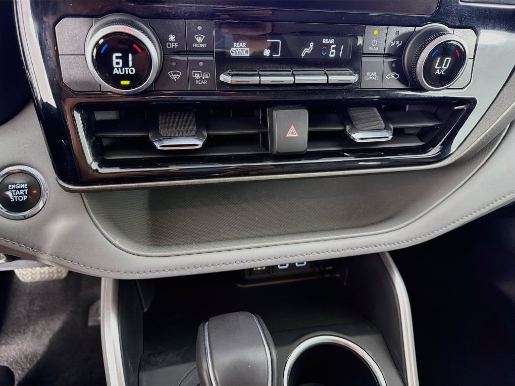 Used 2023 Toyota Highlander LE FWD image 20