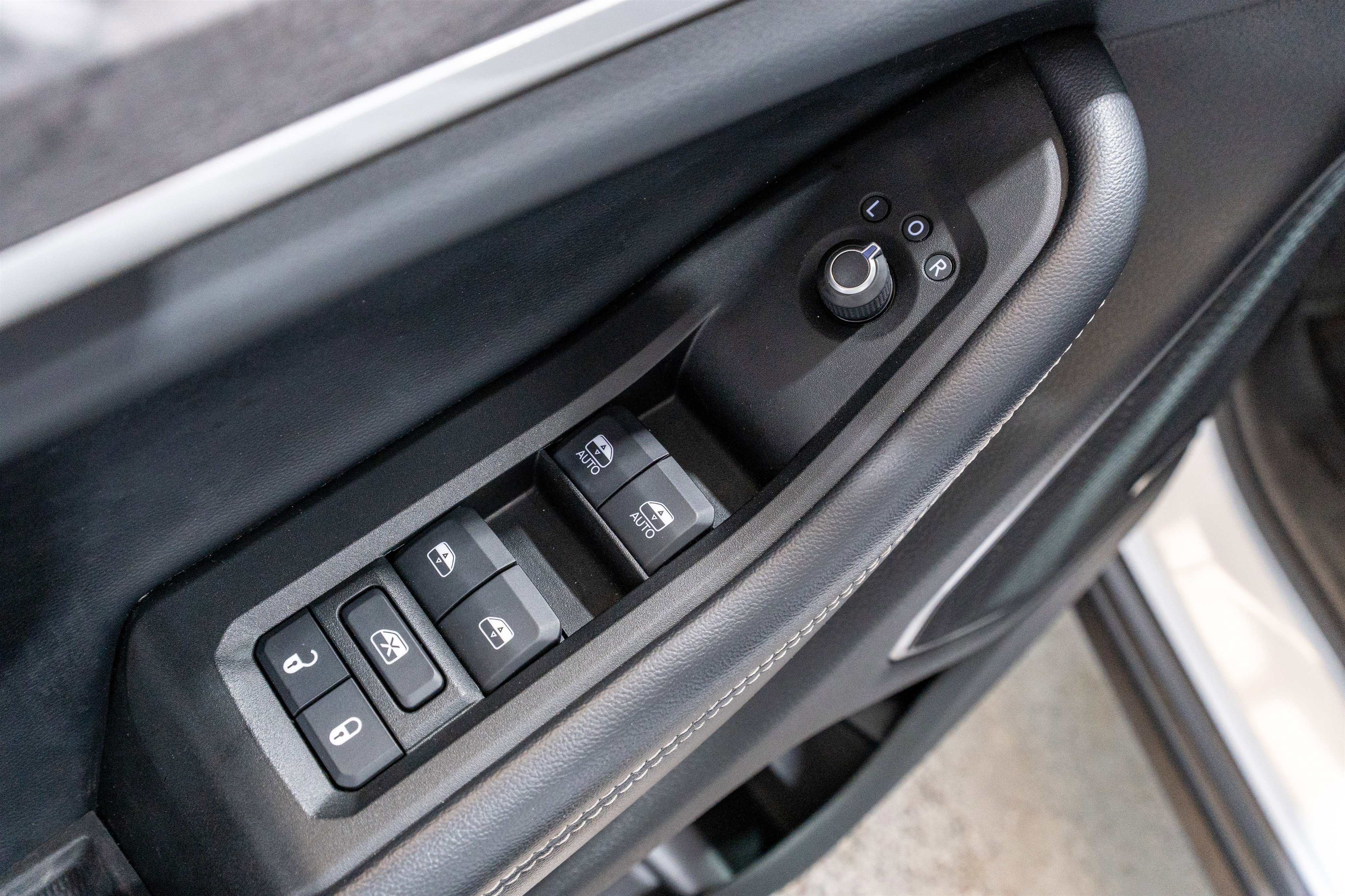 Used 2021 Jeep Grand Cherokee L Limited RWD image 15