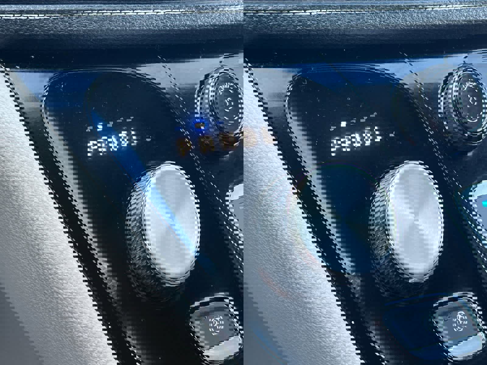 Used 2023 Chrysler Pacifica Touring-L image 23