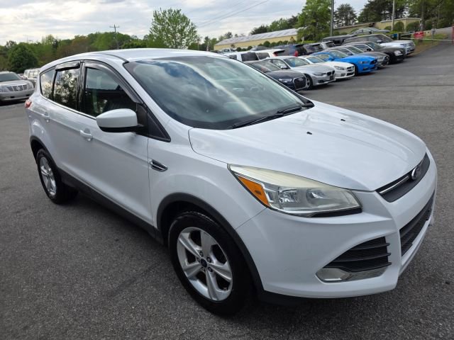 Used 2015 Ford Escape SE image 3
