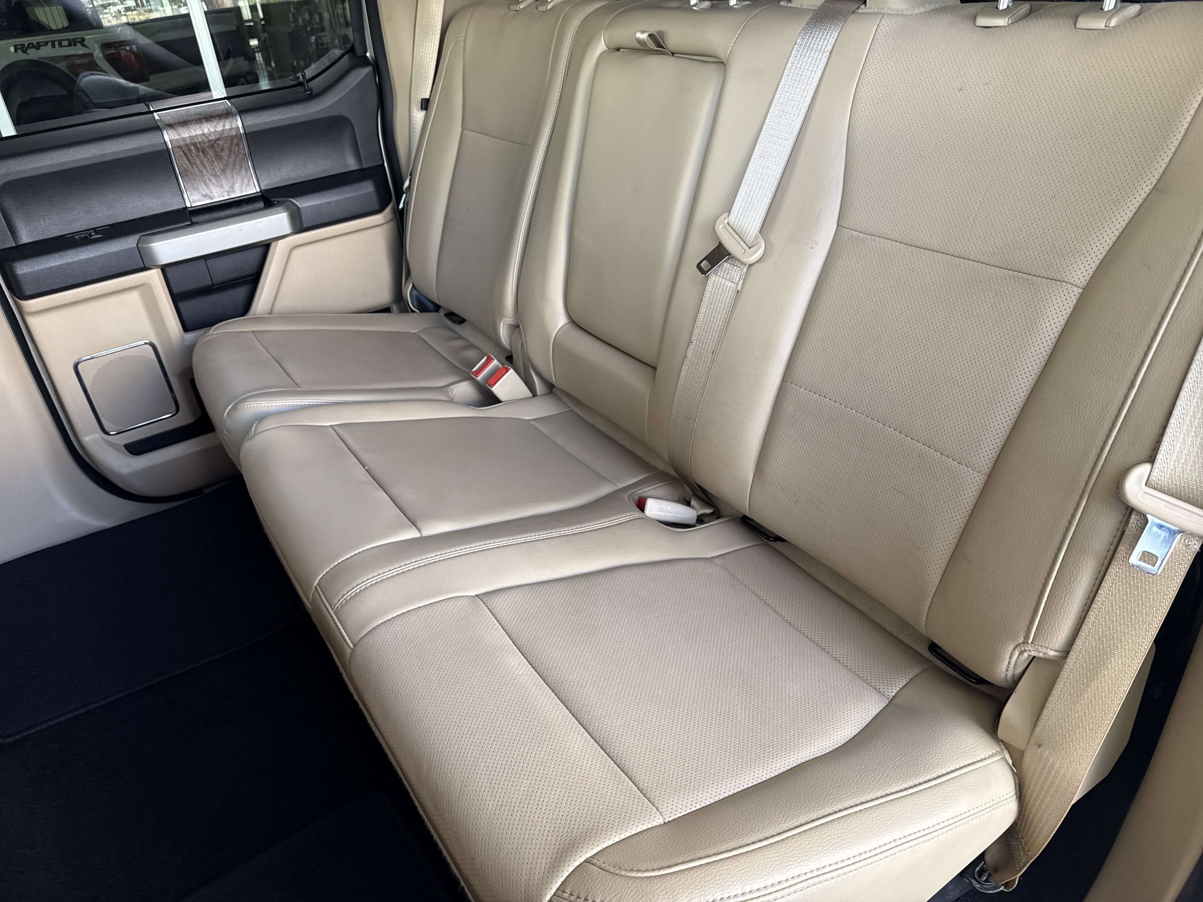 Used 2018 Ford F250 Lariat w/ Lariat Value Package AWD/4WD image 14
