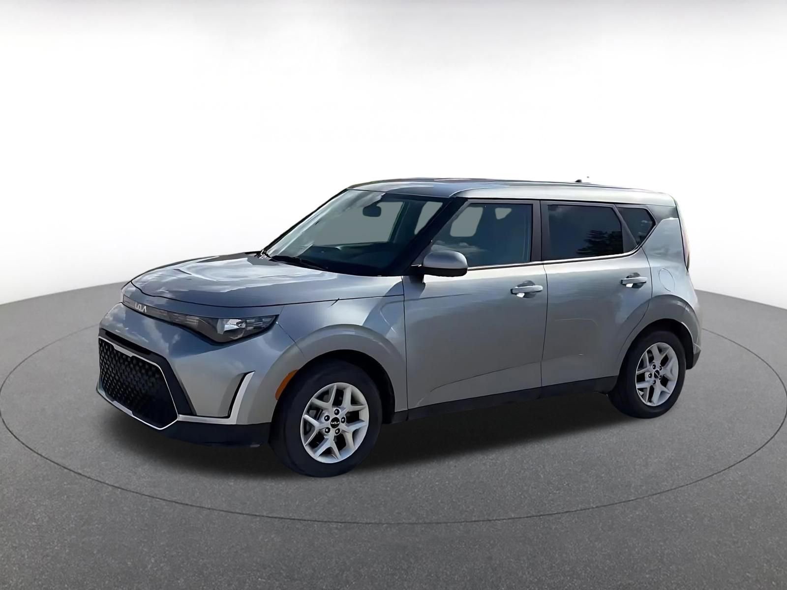 Used 2025 Kia Soul LX w/ LX Technology Package image 8