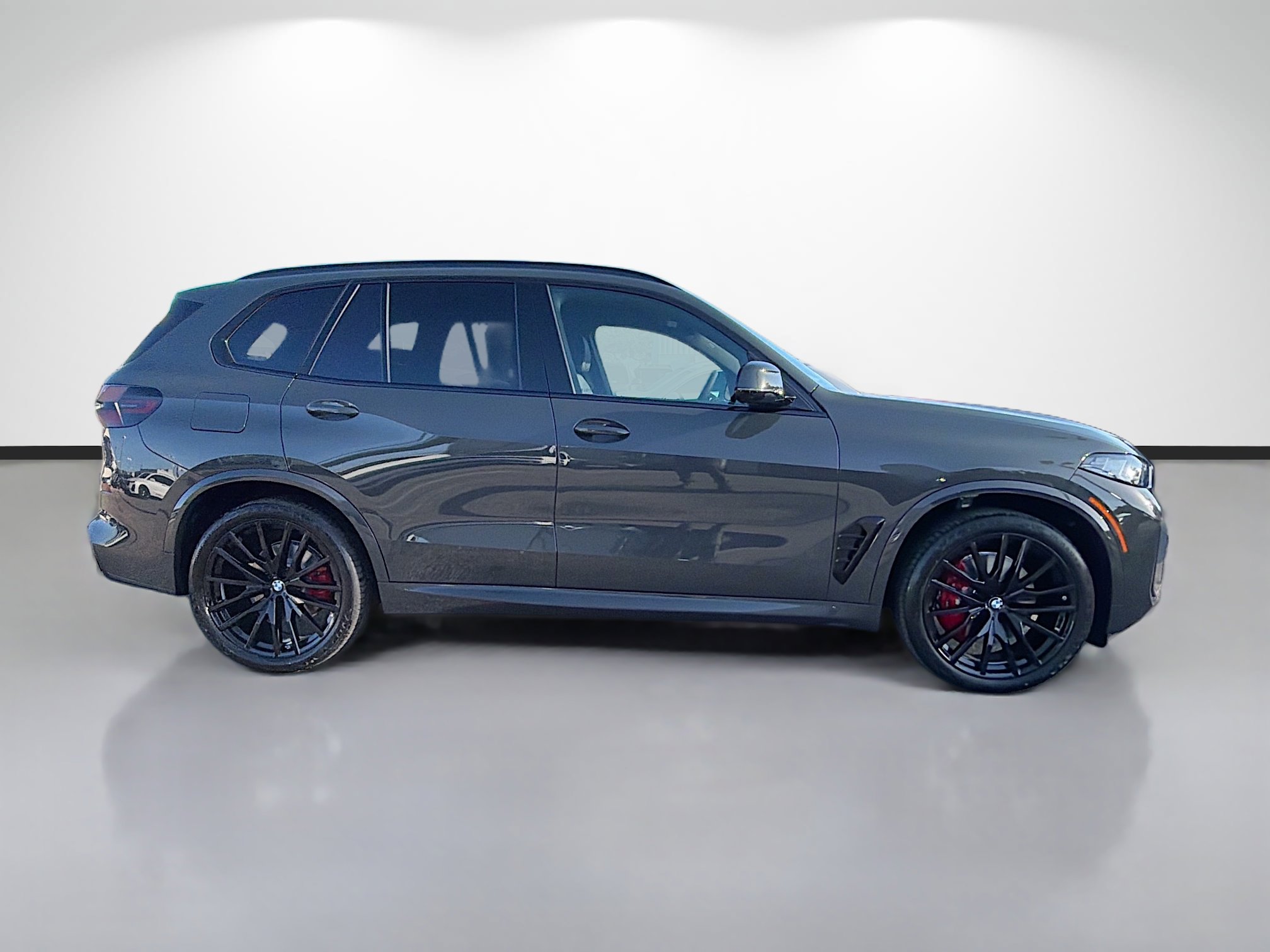 New 2026 BMW X5 xDrive40i w/ M Sport Package image 2