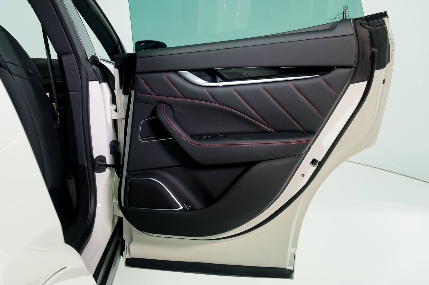 Used 2024 Maserati Levante Modena Ultima image 28