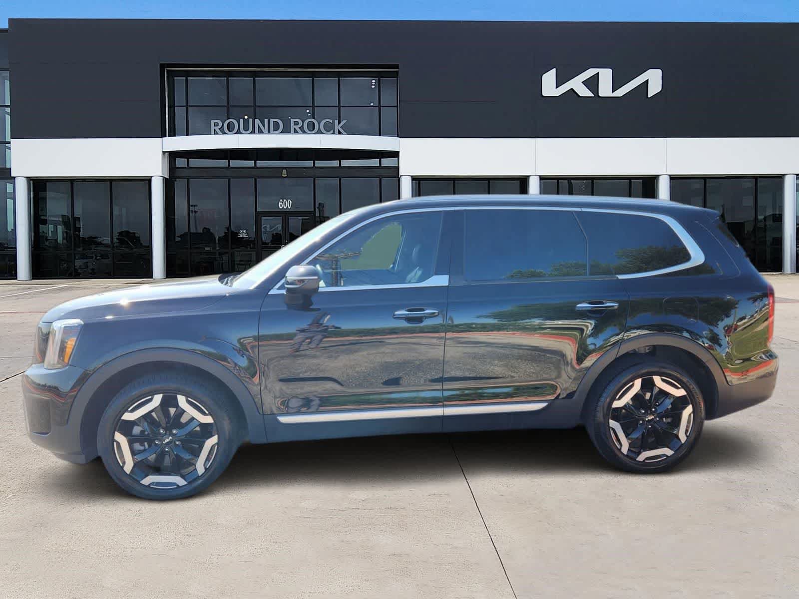 Certified 2024 Kia Telluride S w/ S Sunroof Package AWD/4WD image 4