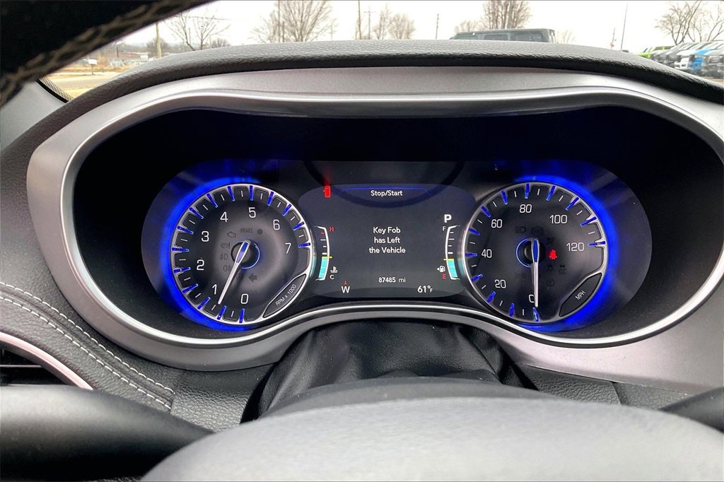 Used 2018 Chrysler Pacifica Limited w/ Advanced Safetytec Group image 19