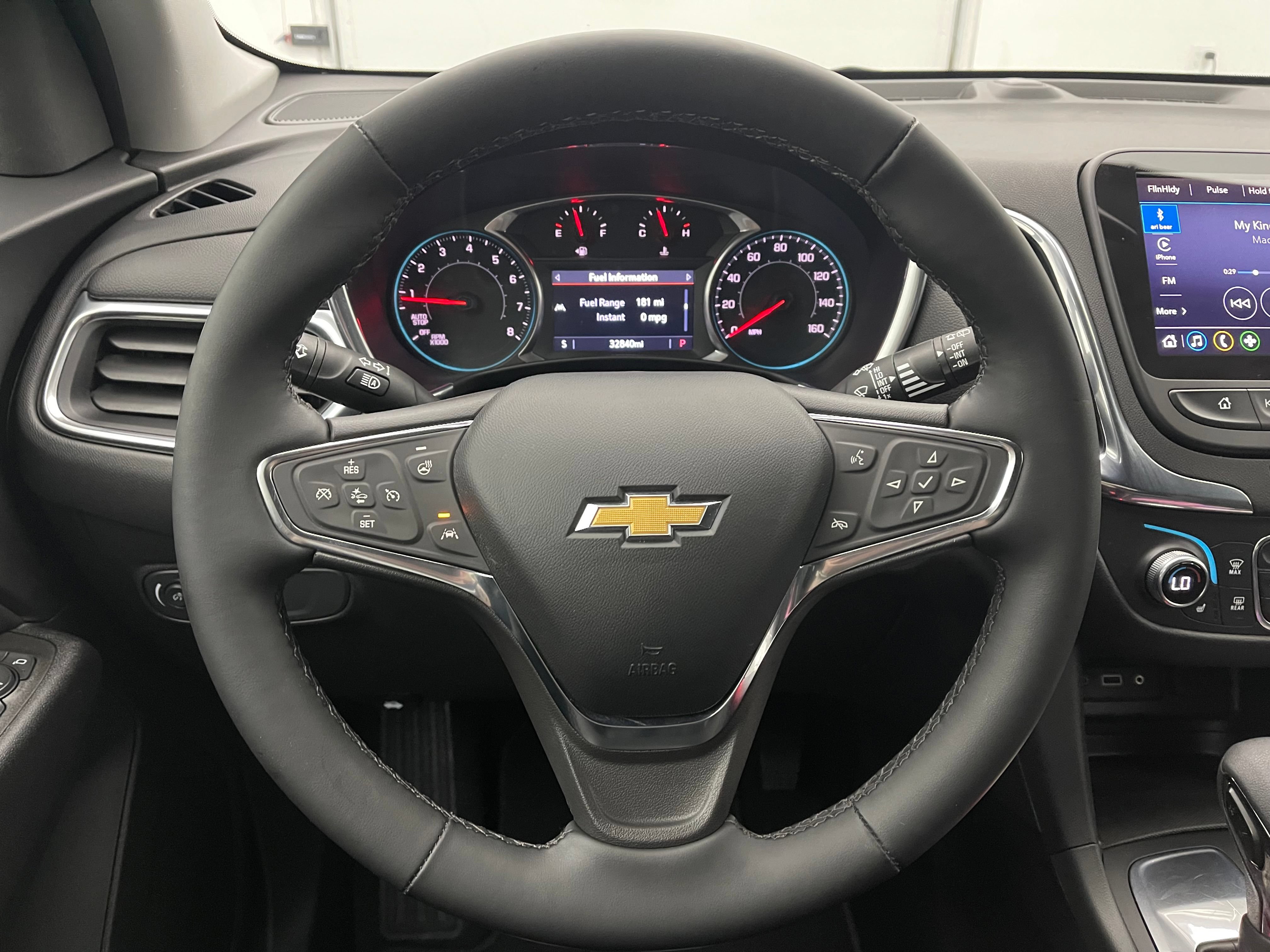 Used 2023 Chevrolet Equinox LT FWD image 19